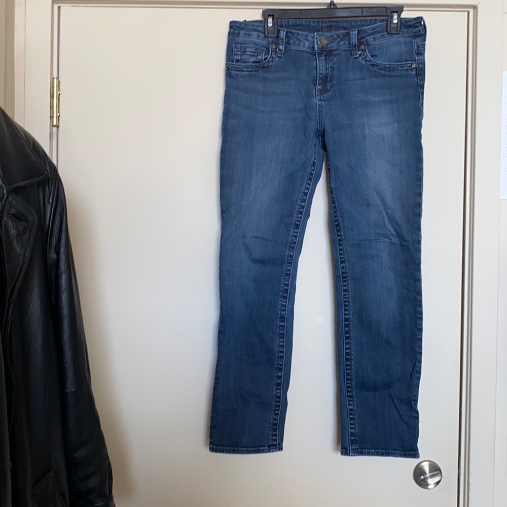 Maribel straight leg jeans. Kut from the Kloth
